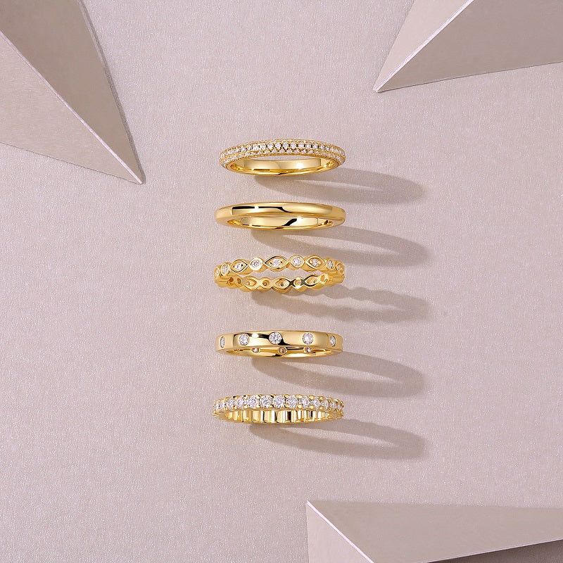 Gold Ring - A Fashionable Men's And Women's Ring And Jewelry Piece Set