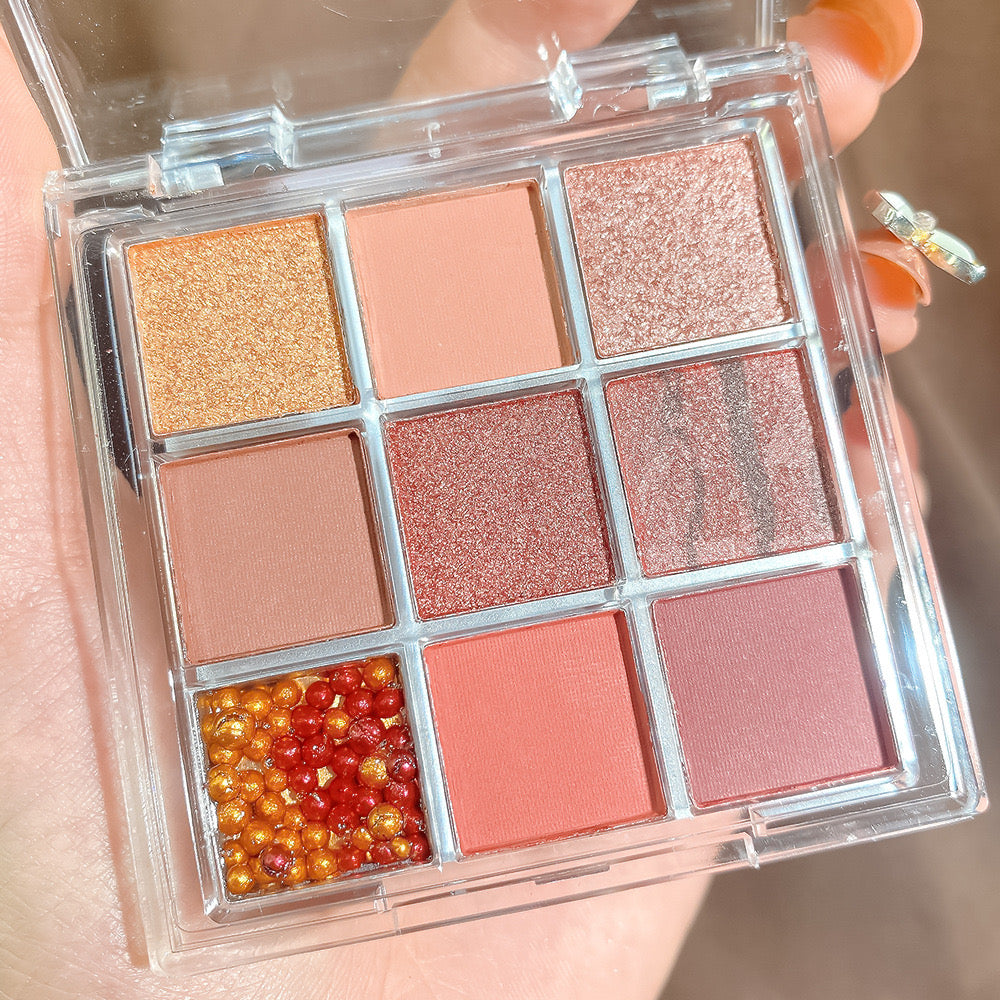 Daily Nude Makeup Eye Shadow Plate with Earthy Neutrals and Pinks