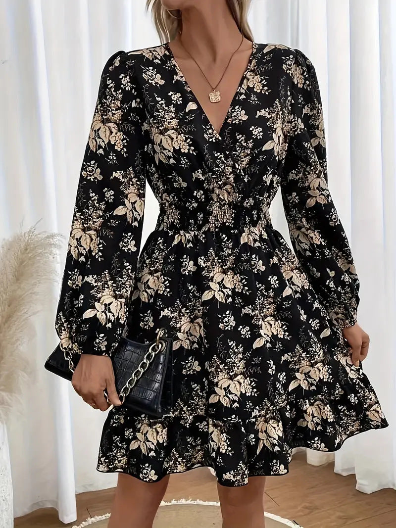 Spring And Summer V-neck Floral Dress With Cinched Waist Secondary image